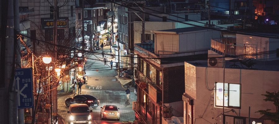 韩国电影网在线播放器界面截图，展示线路切换按钮、清晰度选择菜单与字幕控制面板，青绿色调界面风格清晰专业